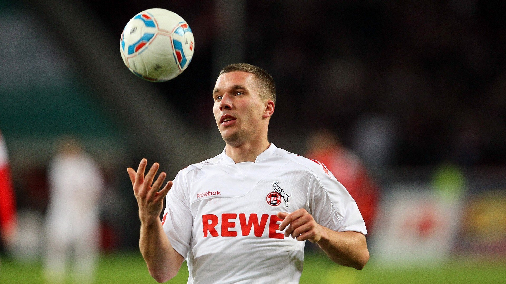 库里与高中好友重聚分享成长回忆,库里高中视频